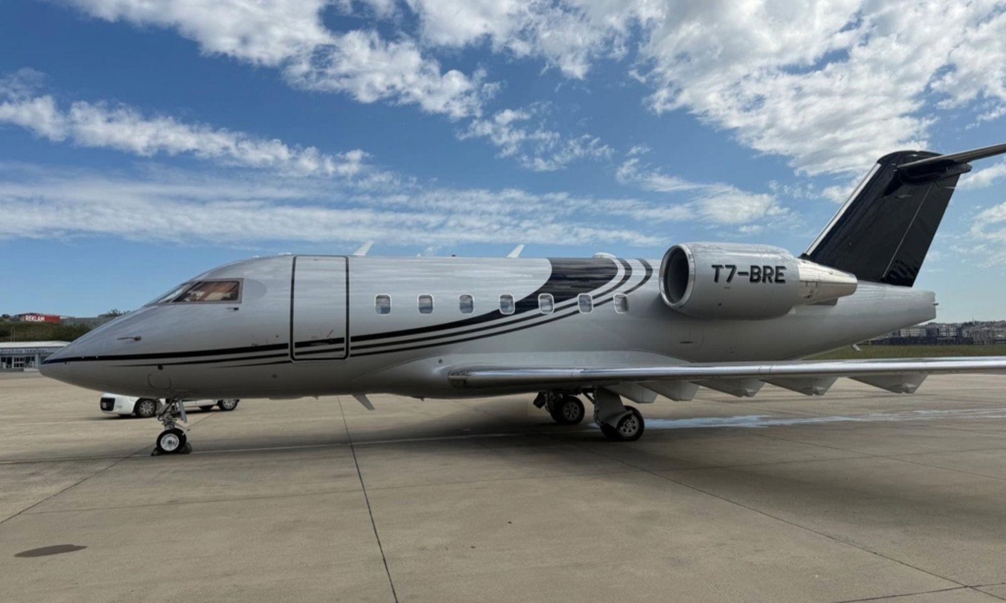 Bombardier Challenger 604