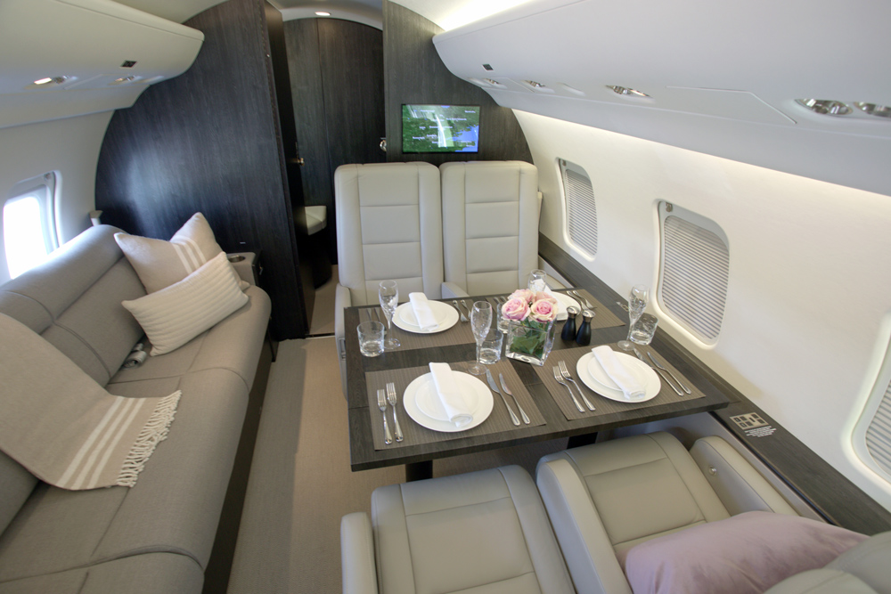 Bombardier Challenger 604, photo 3 of 4