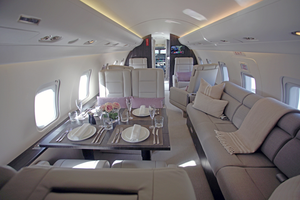 Bombardier Challenger 604, photo 4 of 4