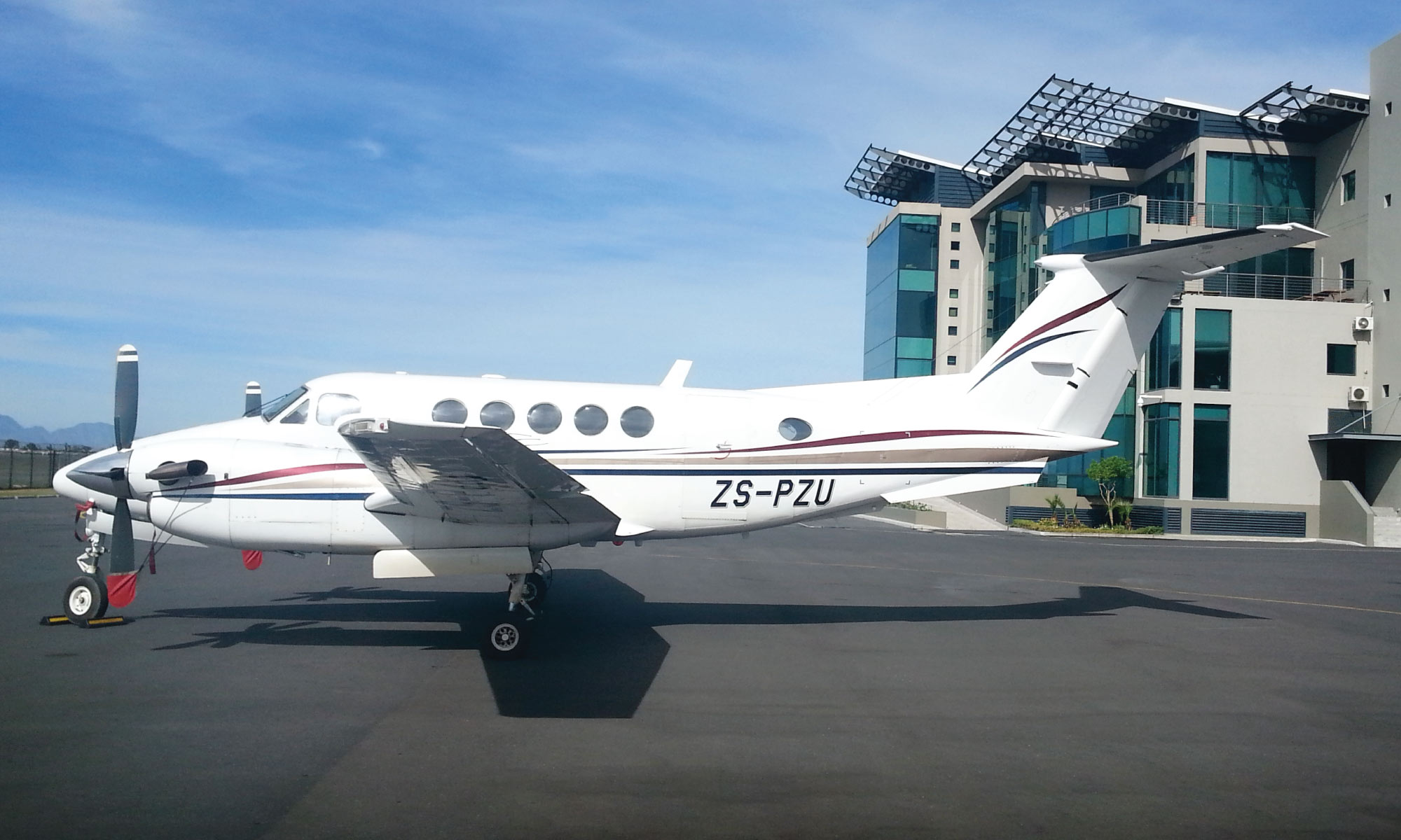 ZS-PZU